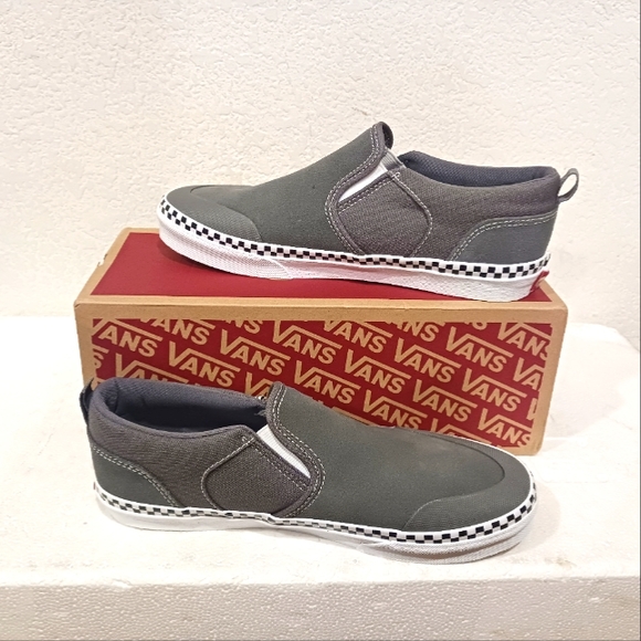 Vans - Picture 4 of 4